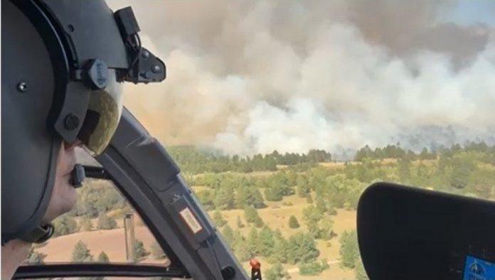 helikopterske-jedinice-mup-srbije-u-borbi-protiv-pozara-u-deliblatskoj-pescari:-iz-kokpita-“super-pume”-h-–-215,-h-–-145-i-ka-–-215