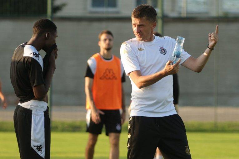 kakav-peh-za-partizan!-sasa-ilic-se-nadao,-ali-crno-beli-sa-velikim-hendikepom-cekaju-tobol! kakav-peh-za-partizan!-sasa-ilic-se-nadao,-ali-crno-beli-sa-velikim-hendikepom-cekaju-tobol!
