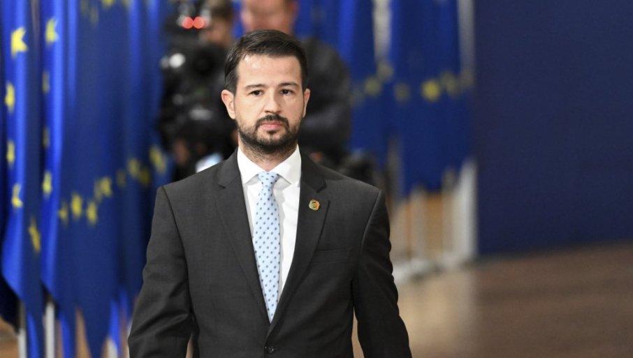 milatovic-ocitao-lekciju-mandicu-i-spajicu:-niste-morali-da-slavite-oluju-da-bi-ste-gajili-dobrosusjedske-odnose milatovic-ocitao-lekciju-mandicu-i-spajicu:-niste-morali-da-slavite-oluju-da-bi-ste-gajili-dobrosusjedske-odnose
