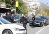 MUŠKARAC SA KOSOVA NAPRAVIO HAOS U HERCEG NOVOM! Probao da uvali policajcu mito, pa se zaključao u auto sa ŽENOM I DVOJE MALE DECE: Pregovori trajali 5 sati muskarac-sa-kosova-napravio-haos-u-herceg-novom!-probao-da-uvali-policajcu-mito,-pa-se-zakljucao-u-auto-sa-zenom-i-dvoje-male-dece:-pregovori-trajali-5-sati