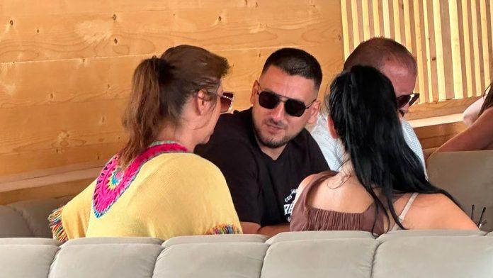 paparaco!-pomirili-se-zola-i-miljana-uhvatili-smo-ih-kako-zajedno-uzivaju-u-crnoj-gori,-a-evo-ko-je-sa-njima-(foto,-video)