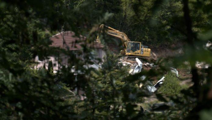 srbima-sad-pisu-kazne-od-po-2.000-evra:-nastavljaju-se-muke-vlasnika-porusenih-vikendica-na-jezeru-gazivode