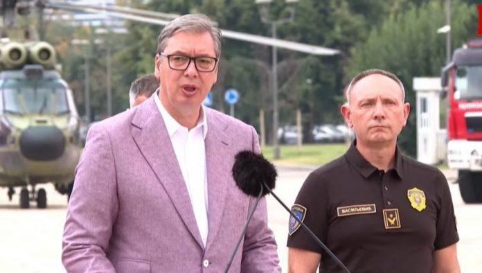 strah-zatvara-vrata,-hrabrost-ih-otvara:-vucic-poslao-mocnu-poruku-specijalcima-mup