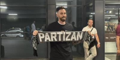 “sportinjo”-docekao-vildozu-na-aerodromu-(foto/video) “sportinjo”-docekao-vildozu-na-aerodromu-(foto/video)