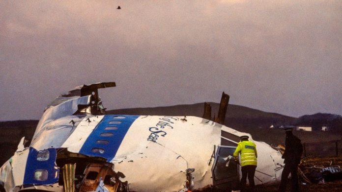 avion-eksplodirao-usred-leta!-delovi-letelice-padali-po-kucama-i-sravnili-grad,-niko-od-270-ljudi-nije-preziveo:-noc-kada-je-nebo-gorelo
