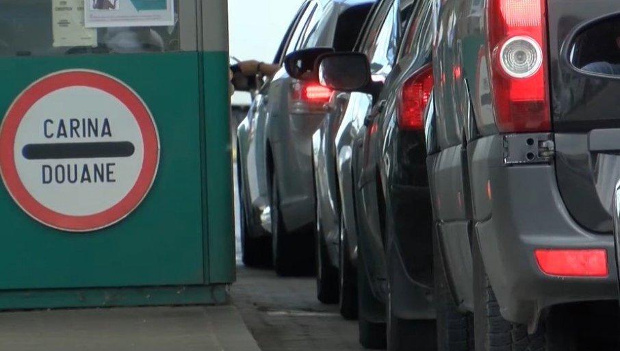 kolaps-na-granicama:-na-ovom-prelazu-ceka-se-cak-cetiri-sata,-evo-gde-su-najvece-guzve kolaps-na-granicama:-na-ovom-prelazu-ceka-se-cak-cetiri-sata,-evo-gde-su-najvece-guzve