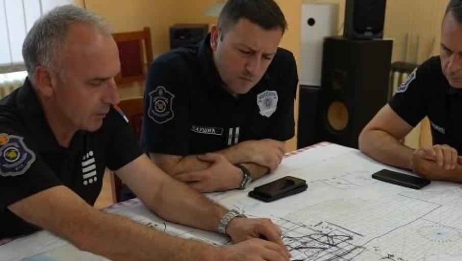 deliblatska-pescara-pod-budnim-okom-mup-a:-nasi-vatrogasci-herojski-brane-ljude-i-prirodu-od-pozara-(video) deliblatska-pescara-pod-budnim-okom-mup-a:-nasi-vatrogasci-herojski-brane-ljude-i-prirodu-od-pozara-(video)
