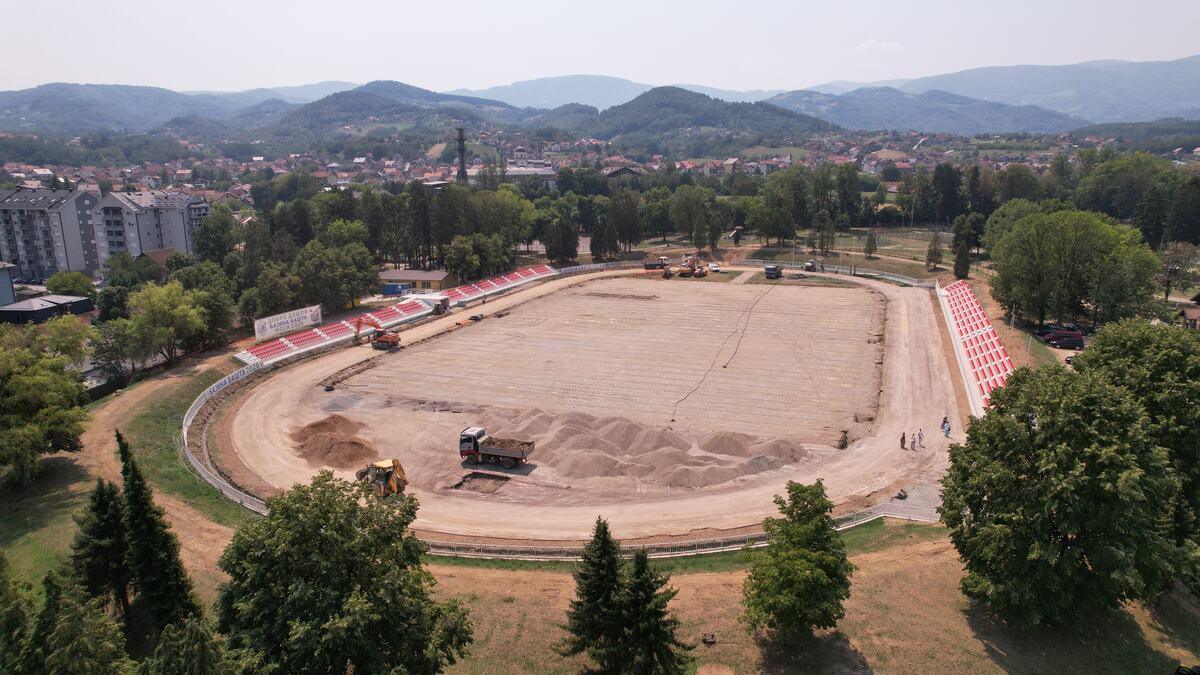 bajina-basta-dobija-sportski-centar-za-ponos!-drzava-ulozila-oko-dva-miliona-evra,-radovi-se-privode-kraju-(foto) bajina-basta-dobija-sportski-centar-za-ponos!-drzava-ulozila-oko-dva-miliona-evra,-radovi-se-privode-kraju-(foto)