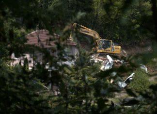 SRBIMA SAD PIŠU KAZNE OD PO 2.000 EVRA: Nastavljaju se muke vlasnika porušenih vikendica na jezeru Gazivode srbima-sad-pisu-kazne-od-po-2.000-evra:-nastavljaju-se-muke-vlasnika-porusenih-vikendica-na-jezeru-gazivode