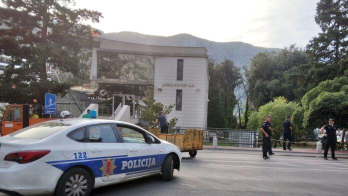 srpkinja-osumnjicena-da-je-orobila-trzni-centar!-oglasilo-se-tuzilastvo-u-podgorici:-skidala-cipove,-pa-gurala-stvari-u-torbu