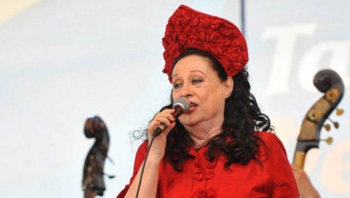 „aristokratsko-stopalo”-olivere-katarine:-nikolas-rej,-reditelj-koji-je-otkrio-dzejmsa-dina,-specijalno-dosao-u-kan-zbog-mene