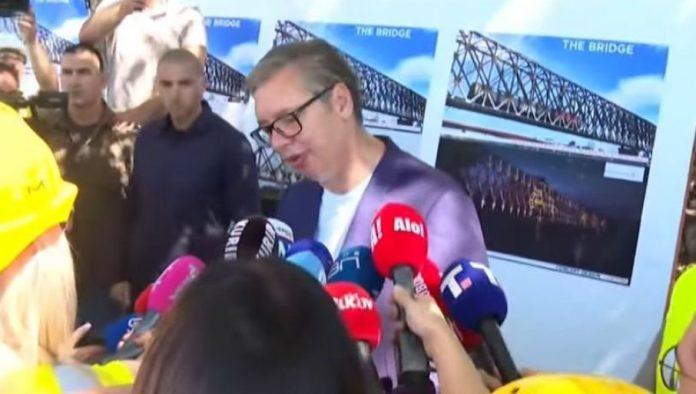 pristina-i-blokaderi-na-aparatima!-vucic:-juce-me-pitali-sto-nisam-sa-zapadom,-a-danas-im-smeta-sto-je-dosao-zelenski