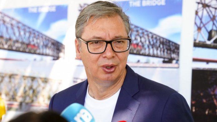 vucic-zahvalio-srpskim-vatrogascima:-nijedan-helikopter-nismo-imali,-a-sada-imamo-sve