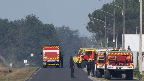 ponovo-se-razbuktali-pozari:-vatra-preti-da-ugrozi-nekoliko-gradova,-francuska-na-nogama ponovo-se-razbuktali-pozari:-vatra-preti-da-ugrozi-nekoliko-gradova,-francuska-na-nogama