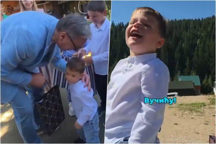 kakva-scena:-“tata,-sad-ce-da-mi-dode-vucic,-ovde-kod-mene!”-decak-iz-prijepolja-jedva-cekao-da-vidi-vucica-(video)