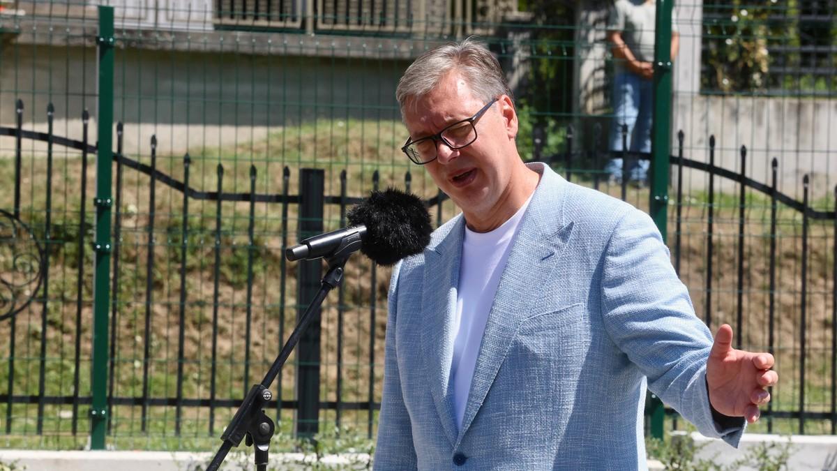 vucic:-dronovi-idu-prvo-nasoj-vojsci,-trziste-postoji-svuda-u-svetu vucic:-dronovi-idu-prvo-nasoj-vojsci,-trziste-postoji-svuda-u-svetu