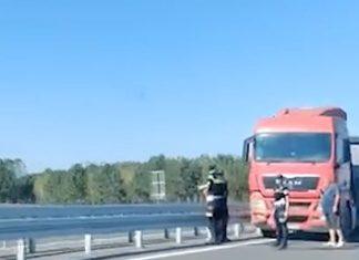 (VIDEO) “KAMION JE U KONTRA SMERU” Incident u saobraćaju izazvao PANIKU među vozačima na putu Šabac-Loznica: Evo šta se zaista dogodilo (video)-“kamion-je-u-kontra-smeru”-incident-u-saobracaju-izazvao-paniku-medu-vozacima-na-putu-sabac-loznica:-evo-sta-se-zaista-dogodilo