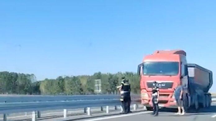 (video)-“kamion-je-u-kontra-smeru”-incident-u-saobracaju-izazvao-paniku-medu-vozacima-na-putu-sabac-loznica:-evo-sta-se-zaista-dogodilo