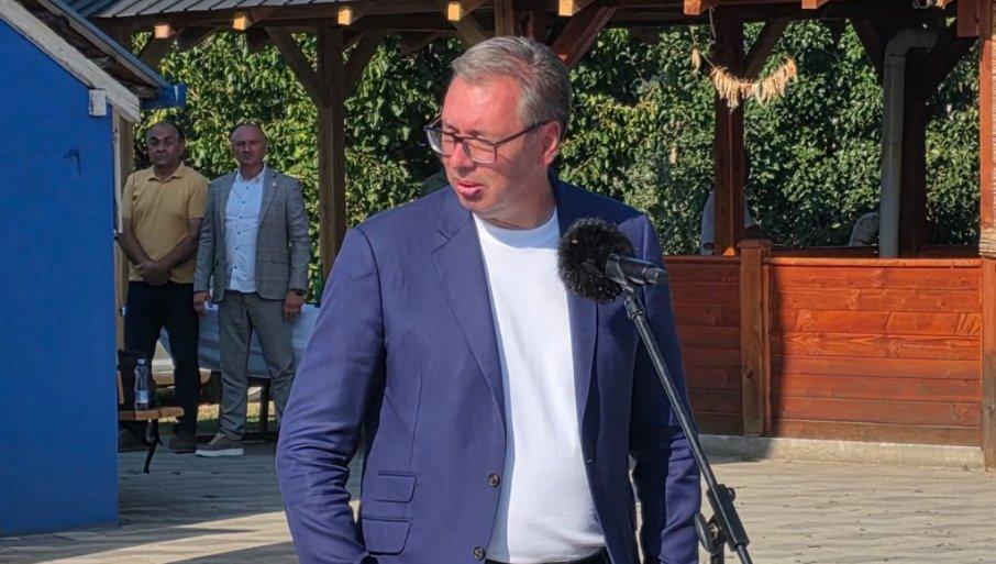 dobri-ste-trgovci-u-arilju-vucic:-investicije-su-najvaznije,-obecao-sam-da-cemo-uradimo-7-8-km-puteva-i-to-ce-biti-ispunjeno dobri-ste-trgovci-u-arilju-vucic:-investicije-su-najvaznije,-obecao-sam-da-cemo-uradimo-7-8-km-puteva-i-to-ce-biti-ispunjeno