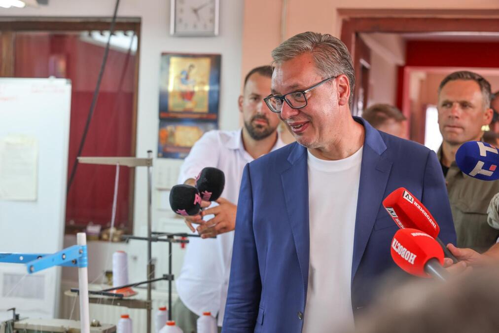 “resavanje-problema-vodosnabdevanja-je-najvaznije”-vucic-sumirao-posetu-arilju:-nastavicemo-da-gradimo-i-da-se-borimo-za-arilje-i-za-svakog-coveka “resavanje-problema-vodosnabdevanja-je-najvaznije”-vucic-sumirao-posetu-arilju:-nastavicemo-da-gradimo-i-da-se-borimo-za-arilje-i-za-svakog-coveka