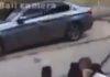(UZNEMIRUJUĆI SNIMAK) ŠUTIRAJU GA U GLAVU, UDARAJU SE MOTKOM… Brutalna porodična tuča nasred ulice u Novom Pazaru, oglasio se učesnik: “Hranili smo ga i pomagali mu, a on mi bije sina!” (uznemirujuci-snimak)-sutiraju-ga-u-glavu,-udaraju-se-motkom…-brutalna-porodicna-tuca-nasred-ulice-u-novom-pazaru,-oglasio-se-ucesnik:-“hranili-smo-ga-i-pomagali-mu,-a-on-mi-bije-sina!”