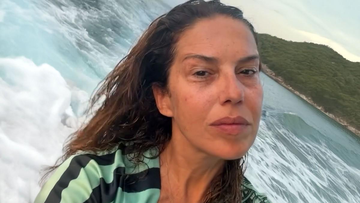 natasa-ninkovic-(54)-bez-trunke-sminke-sa-razbarusenom-kosom-glumica-se-snima-na-brodu-preplanula:-plovi-jadranom,-pokazala-skroz-prirodno-izdanje natasa-ninkovic-(54)-bez-trunke-sminke-sa-razbarusenom-kosom-glumica-se-snima-na-brodu-preplanula:-plovi-jadranom,-pokazala-skroz-prirodno-izdanje