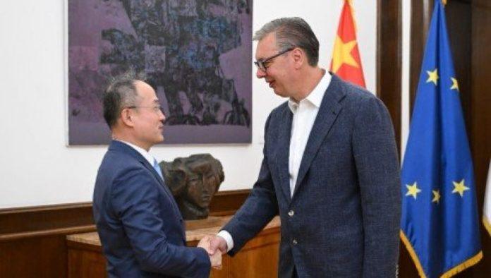 vucic-se-sastao-sa-li-mingom:-upoznao-ambasadora-sa-najnovijim-zabrinjavajucim-dogadajima-na-kosovu-i-metohiji