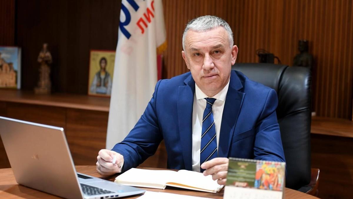 ima-prelome-9-rebara-i-hematome-po-glavi-direktor-kbc-u-kosovskoj-mitrovici-o-stanju-raskovica:-ima-teske-povrede,-nalazi-se-na-intenzivnoj-nezi ima-prelome-9-rebara-i-hematome-po-glavi-direktor-kbc-u-kosovskoj-mitrovici-o-stanju-raskovica:-ima-teske-povrede,-nalazi-se-na-intenzivnoj-nezi