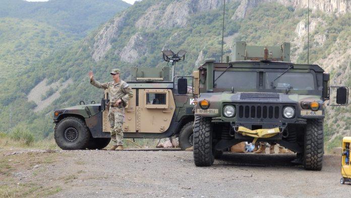 oglasio-se-nato-o-stanju-na-kim:-“prilagodavamo-misiju-kfor-u-skladu-sa-bezbednosnom-situacijom”