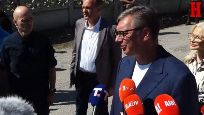 vucic-obilazi-preduzece-„ukras“-u-despotovcu:-imam-radosnu-vest-–-uspeli-smo-da-u-rebalans-ubacimo-vise-novca-za-puteve-(video)