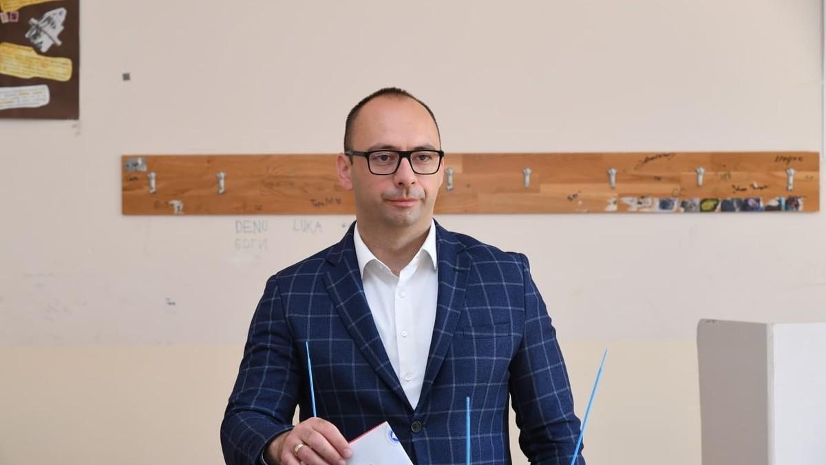 igor-simic-dao-izjavu-u-tuzilastvu-u-kosovskoj-mitrovici:-radio-sam-sve-u-skladu-sa-zakonom igor-simic-dao-izjavu-u-tuzilastvu-u-kosovskoj-mitrovici:-radio-sam-sve-u-skladu-sa-zakonom