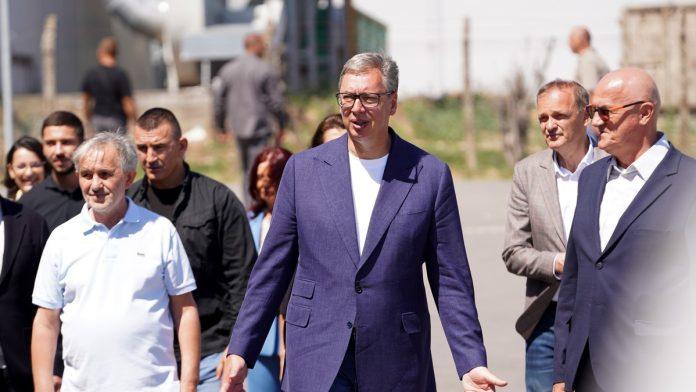 “gde-god-idem,-pozivam-ljude-da-dodu-i-kazu-sta-misle”-vucic-obilazi-jugoistok-srbije:-“cuo-sam-sta-rade-predsednici-opstina,-ne-pitajte-ih,-nego-dodite”-(foto,-video)