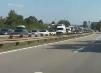 ŠOK NA AUTO-PUTU! KILOMETARSKE KOLONE U PRAVCU KA BEOGRADU: Udes kod Velike Plane napravio potpuni kolaps (VIDEO) sok-na-auto-putu!-kilometarske-kolone-u-pravcu-ka-beogradu:-udes-kod-velike-plane-napravio-potpuni-kolaps-(video)