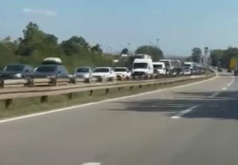 sok-na-auto-putu!-kilometarske-kolone-u-pravcu-ka-beogradu:-udes-kod-velike-plane-napravio-potpuni-kolaps-(video) sok-na-auto-putu!-kilometarske-kolone-u-pravcu-ka-beogradu:-udes-kod-velike-plane-napravio-potpuni-kolaps-(video)