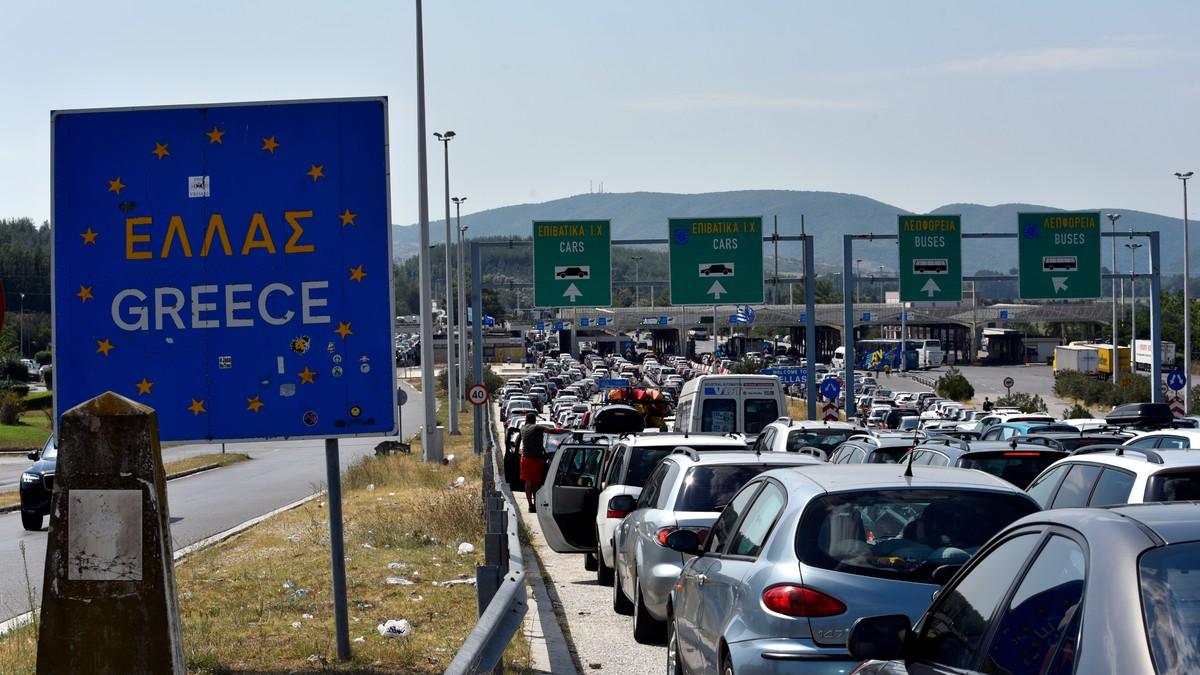ako-krecete-u-grcku,-ove-dane-i-satnice-izbegavajte!-detaljan-vodic-kroz-guzve-na-granicama:-evo-kada-tacno-morate-stici-na-evzoni-ako-ne-zelite-da-ostanete-zaglavljeni-satima ako-krecete-u-grcku,-ove-dane-i-satnice-izbegavajte!-detaljan-vodic-kroz-guzve-na-granicama:-evo-kada-tacno-morate-stici-na-evzoni-ako-ne-zelite-da-ostanete-zaglavljeni-satima