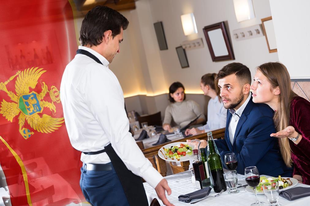 konobaru-u-crnoj-gori-prekipelo-pa-zestoko-opleo-po-turistima!-poludeo-kad-je-video-sta-je-gost-uradio-–-“nisam-ja-tu-da…” konobaru-u-crnoj-gori-prekipelo-pa-zestoko-opleo-po-turistima!-poludeo-kad-je-video-sta-je-gost-uradio-–-“nisam-ja-tu-da…”