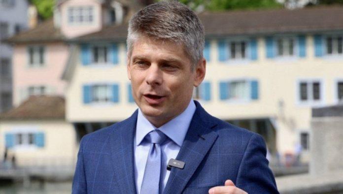arno-gujon-unistio-blokadere:-srbija-je-drzava-srpskog-naroda-i-svih-njenih-gradana