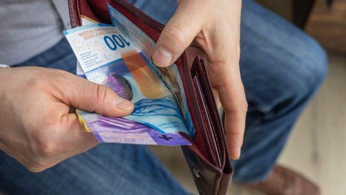 sanjate-o-prevremenoj-penziji-u-svajcarskoj?-samo-stednja-na-racunu-nije-dovoljna:-evo-koliko-vam-franaka-zaista-treba