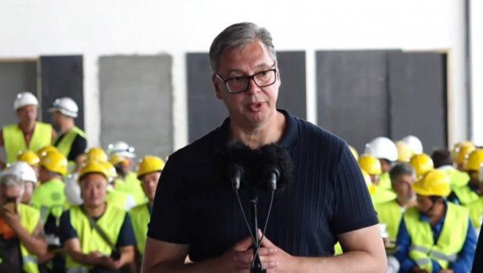 “za-mene-je-zastrasujuce-da-vi-cutite”-vucic-postavio-na-mesto-novinara-n1:sto-niste-rekli-gradanima-koliko-je-ljudi-bilo-sinoc-u-novom-sadu?
