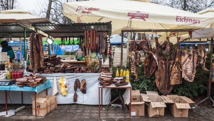 krece-trka-za-zimnicu:-prasad-poskupela,-jagnjad-osciliraju,-a-na-pijaci-luk-cak-tri-puta-skuplji-nego-u-marketu krece-trka-za-zimnicu:-prasad-poskupela,-jagnjad-osciliraju,-a-na-pijaci-luk-cak-tri-puta-skuplji-nego-u-marketu