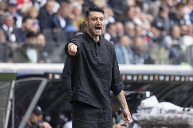 zvanicno!-potpisao-albert-rijera:-crvena-zvezda-predstavila-novog-trenera-na-nacin-o-kojem-ce-se-dugo-pricati-(video) zvanicno!-potpisao-albert-rijera:-crvena-zvezda-predstavila-novog-trenera-na-nacin-o-kojem-ce-se-dugo-pricati-(video)