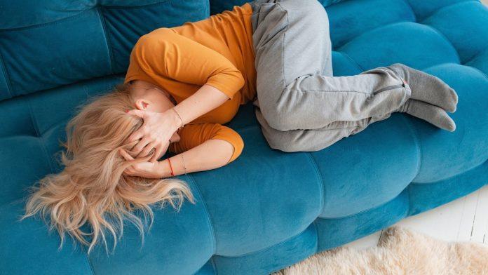 menstrualna-migrena:-pocinje-neposredno-pre-krvarenja,-boli-jace-od-svake-druge-–-ali-ne-mora-da-se-trpi