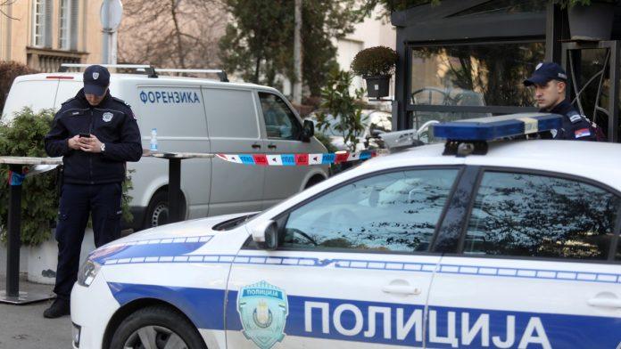 opsadno-stanje-na-bezanijskoj-kosi-bacena-bomba-u-dvoriste-porodicne-kuce:-policija-blokirala-citav-kraj!