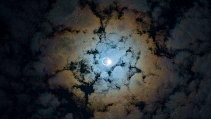 pomracenje-sunca-i-perseide-u-istoj-noci:-astrofizicar-za-“novosti”-otkriva-sta-nas-veceras-ocekuje-na-nebu