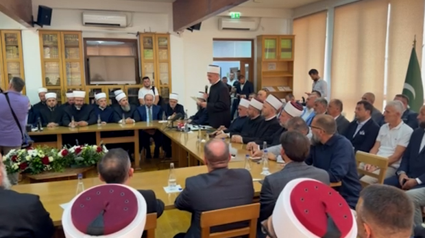 У-Новом-Пазару-потписанa-повеља-о-формирању-јединствене-Исламске-заједнице