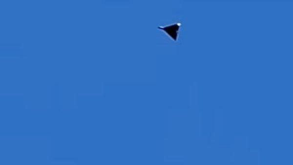 dron-proleteo-iznad-kuca,-pa-se-srusio:-dramatican-snimak-iz-rumunije-(video) dron-proleteo-iznad-kuca,-pa-se-srusio:-dramatican-snimak-iz-rumunije-(video)