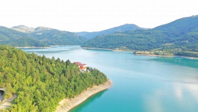 pretresaju-srpske-kuce-i-privode-domacine:-maltretiranje-nasih-sunarodnika-u-zubinom-potoku,-na-severu-kosova-i-metohije-ne-prestaje