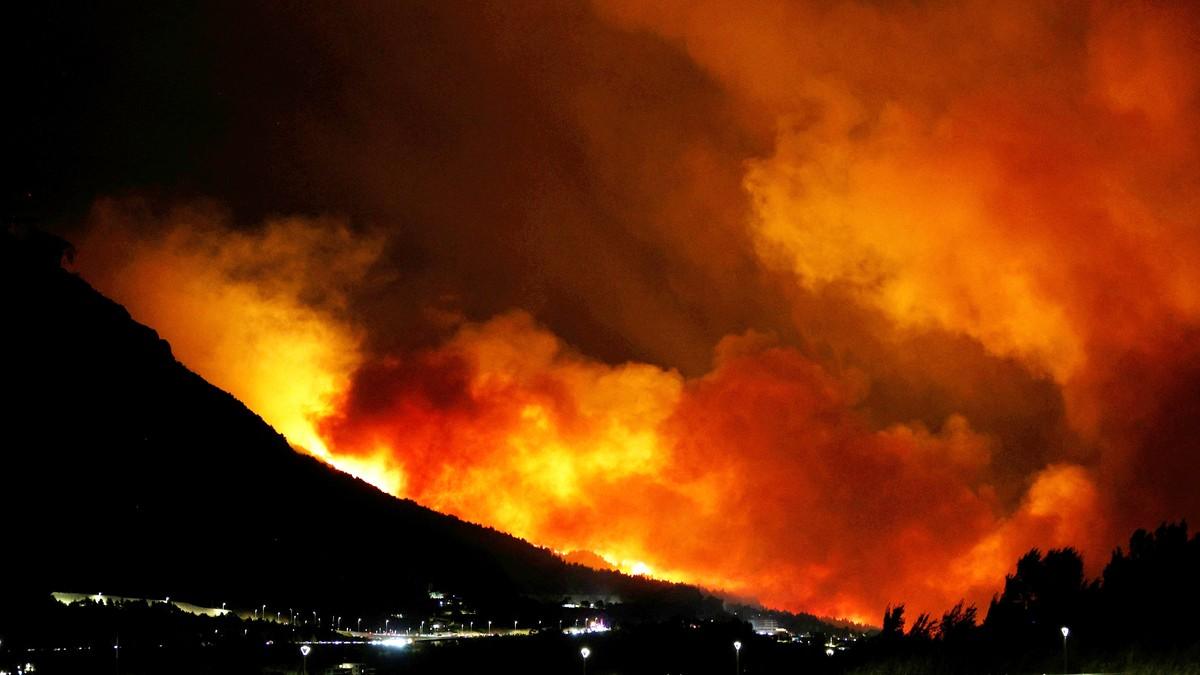 milan-spasio-60-ljudi,-a-onda-je-nastao-haos-herojska-akcija-u-buktinji-kod-omisa:-otisao-je-sa-dva-broda-pravo-u-horor milan-spasio-60-ljudi,-a-onda-je-nastao-haos-herojska-akcija-u-buktinji-kod-omisa:-otisao-je-sa-dva-broda-pravo-u-horor