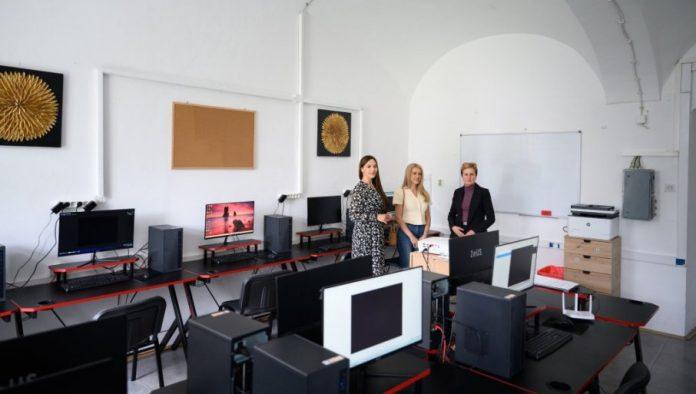od-novih-racunara-do-novih-ideja:-fondacija-mozzart-nastavlja-da-podrzava-obrazovne-institucije