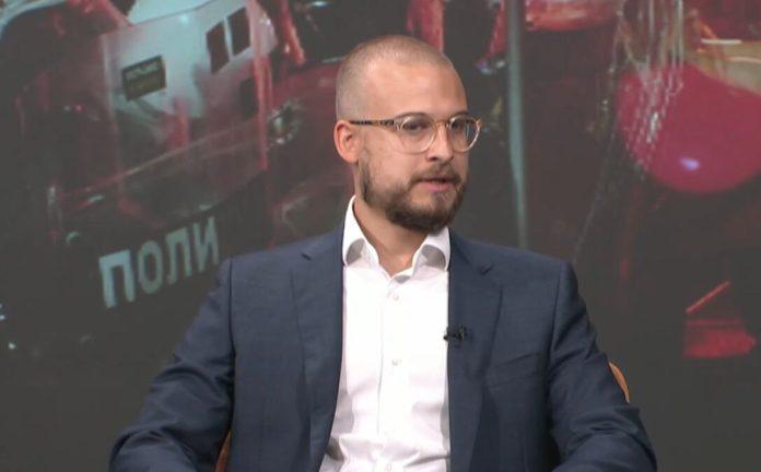 “strasno-je-sto-je-neko-slavio-godisnjicu-necijeg-spaljivanja”-mihailo-vucevica-o-nasilju-blokadera-u-novom-sadu:-ta-noc-nikada-nece-moci-da-se-zaboravi